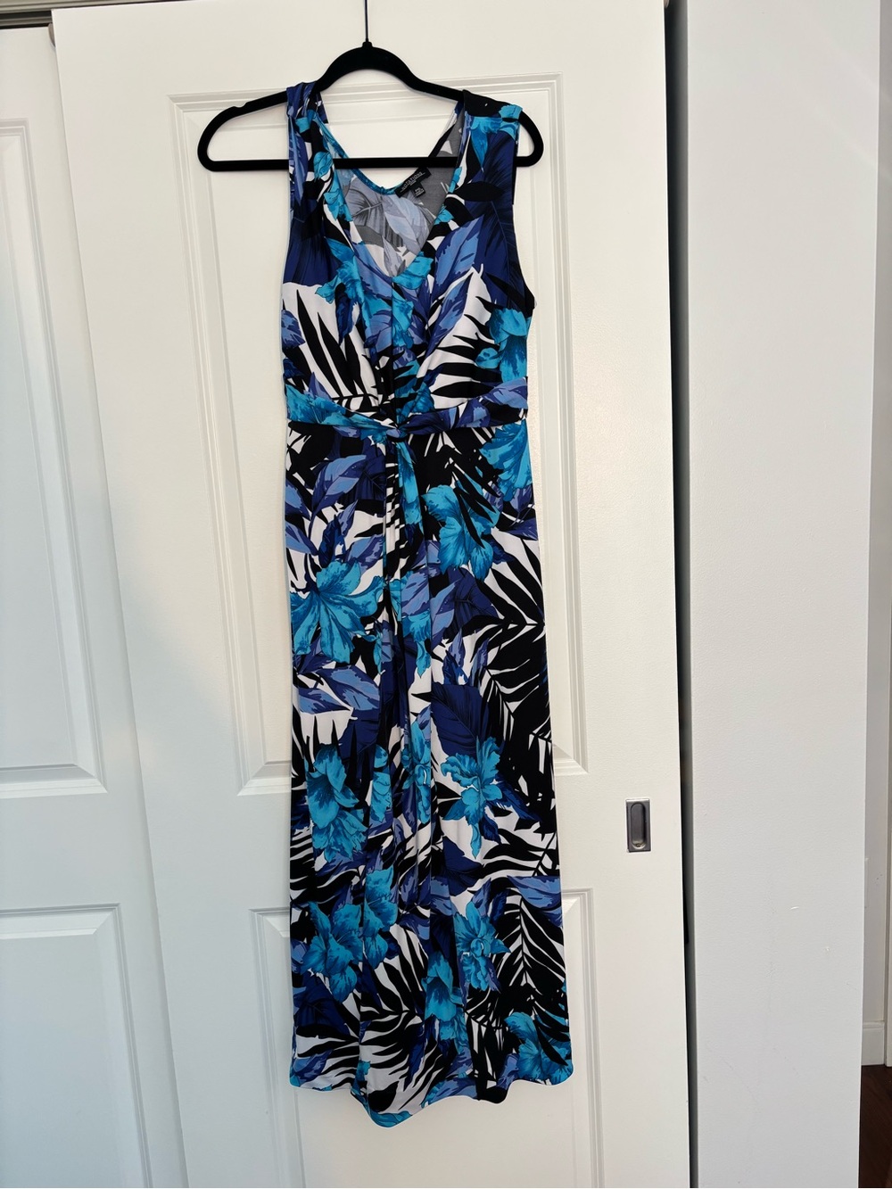 Notations Black and Blue Floral V-Neck Maxi Dress